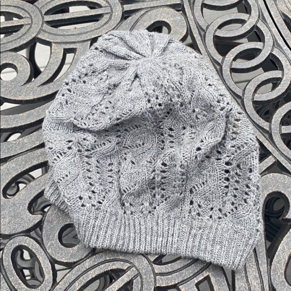 grey knit cap